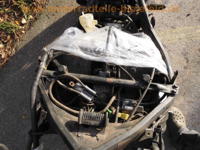 Suzuki_GSX600F_GN72B_Ratbike_schwarz_f_Ersatzteile_original_Auspuff_Motor_Gabel_73.jpg