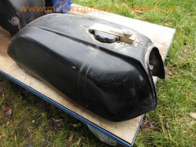 Honda_Boldor_6x_Tanks_als_Ersatzteile_spare-parts_CB_750_900_1100_F_RC04_SC01_SC05_SC08_SC09_SC11_9.jpg
