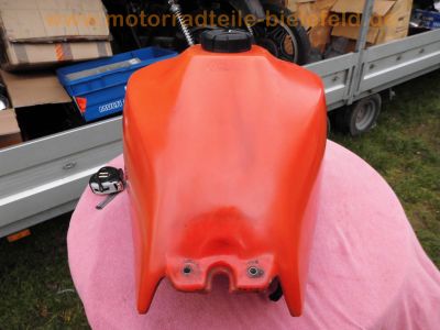Honda_XL500R_PD02_ACERBIS_Plastic-Tank_-_ggf_XL600R_PD03_XL350R_ND03_XR250_ME06_XR600_PE04_2.jpg