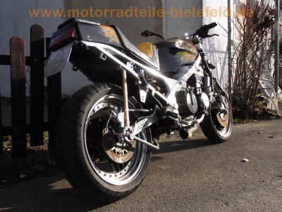 Kawasaki_GPZ600R_ZX600A_crash_Streetfighter_Superbike-Lenker_FCW_Fischer-Fahrwerk_Schwinge_GFM5_Verbund-Raeder_Fischer_Custom_Wheels_GFM_4,5x17_FCW_3,5x17_3.jpg