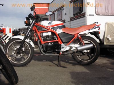 Honda_CB450S_PC17_weiss_volle_Leistung_44PS_32kW_unverbastelt_27.jpg
