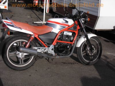Honda_CB450S_PC17_weiss_volle_Leistung_44PS_32kW_unverbastelt_42.jpg