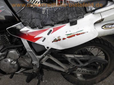 Honda_NX650_Dominator_RD08_rot-weiss_e6_Marving-Auspuff_1-2_Sturzbuegel_-_RFVC-Motor_wie_XBR_GB_500_PC15_PC16_XL600_RM_LM_PD03_PD04_XR600R_PE04_43.jpg