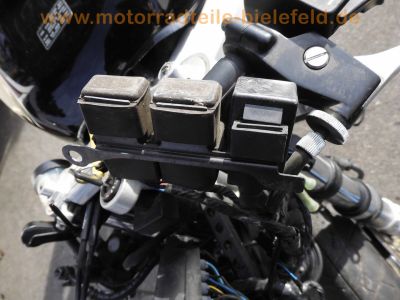 Honda_CBR900RR_SC33_Fireblade_schwarz-gelb_Sturz_-_Ersatzteile_wie_SC28_CBR600F_PC25_PC31_PC35_27.jpg