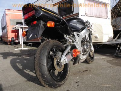 Honda_CBR900RR_SC33_Fireblade_schwarz-gelb_Sturz_-_Ersatzteile_wie_SC28_CBR600F_PC25_PC31_PC35_43.jpg