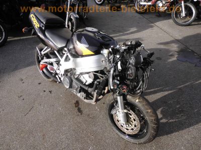 Honda_CBR900RR_SC33_Fireblade_schwarz-gelb_Sturz_-_Ersatzteile_wie_SC28_CBR600F_PC25_PC31_PC35_46.jpg