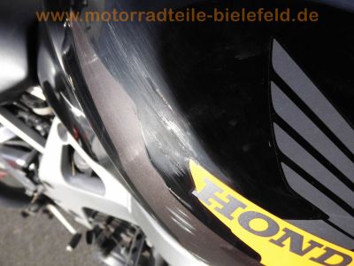 Honda_CBR900RR_SC33_Fireblade_schwarz-gelb_Sturz_-_Ersatzteile_wie_SC28_CBR600F_PC25_PC31_PC35_50.jpg