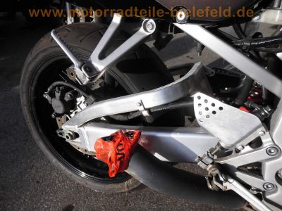 Honda_CBR900RR_SC33_Fireblade_schwarz-gelb_Sturz_-_Ersatzteile_wie_SC28_CBR600F_PC25_PC31_PC35_75.jpg