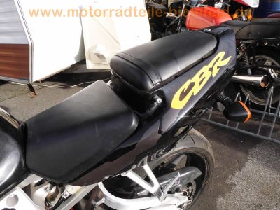 Honda_CBR900RR_SC33_Fireblade_schwarz-gelb_Sturz_-_Ersatzteile_wie_SC28_CBR600F_PC25_PC31_PC35_8.jpg