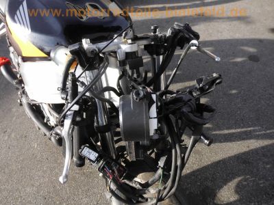 Honda_CBR900RR_SC33_Fireblade_schwarz-gelb_Sturz_-_Ersatzteile_wie_SC28_CBR600F_PC25_PC31_PC35_82.jpg