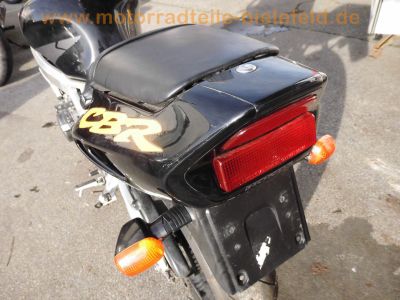 Honda_CBR900RR_SC33_Fireblade_schwarz-gelb_Sturz_-_Ersatzteile_wie_SC28_CBR600F_PC25_PC31_PC35_9.jpg