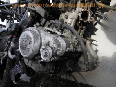 Yamaha_YZF-R_125_RE06_Crash_1a_Motor_Auspuff_mit_2x_Kat_offene_CDI_5D700_120_kmh_33.jpg