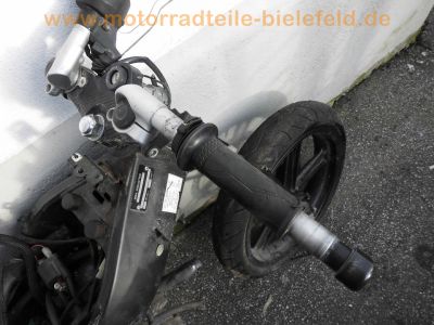 Yamaha_YZF-R_125_RE06_Crash_1a_Motor_Auspuff_mit_2x_Kat_offene_CDI_5D700_120_kmh_45.jpg