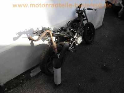 Yamaha_YZF-R_125_RE06_Crash_1a_Motor_Auspuff_mit_2x_Kat_offene_CDI_5D700_120_kmh_5.jpg