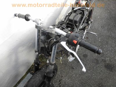 Yamaha_YZF-R_125_RE06_Crash_1a_Motor_Auspuff_mit_2x_Kat_offene_CDI_5D700_120_kmh_59.jpg