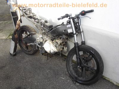 Yamaha_YZF-R_125_RE06_Crash_1a_Motor_Auspuff_mit_2x_Kat_offene_CDI_5D700_120_kmh_7.jpg