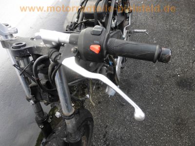 Yamaha_YZF-R_125_RE06_Crash_1a_Motor_Auspuff_mit_2x_Kat_offene_CDI_5D700_120_kmh_86.jpg