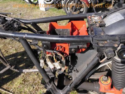 Yamaha_XS750_1T5_Rolling_Chassis_schwarz_Marzocchi-Federbeine_Original-Papiere_3-Zylinder_Dreizylinder_Triple_wie_XS750SE_3L3_XS850_4E2_-_no_XS500_XS650_XS1100_60.jpg