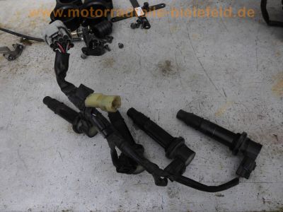 Yamaha_YZF-R1_RN12_Ersatzteile_Zuendspulen_Einspritzanlage_Anlasser_Airbox-Teile_12.jpg