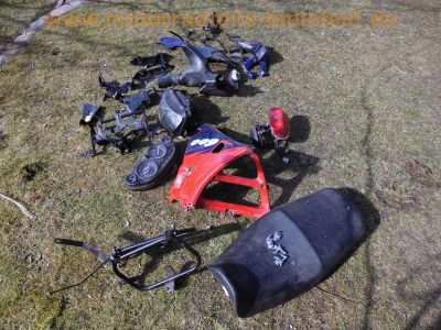 Kawasaki_ZZR600E_ZX600E_1995_98PS_Crash_Ersatzteile_spare-parts_GIVI-Koffertraeger_Motor_engine_Rahmen_Gabel_15.jpg