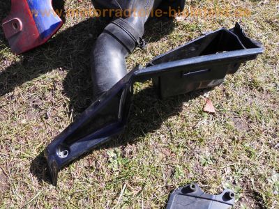 Kawasaki_ZZR600E_ZX600E_1995_98PS_Crash_Ersatzteile_spare-parts_GIVI-Koffertraeger_Motor_engine_Rahmen_Gabel_53.jpg