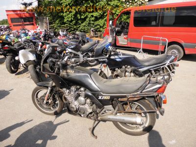 Yamaha_XJ900F_58L_blau_EZ87_Hagon_Federbeine_hohe_MRA-Scheibe_Koffertraeger_Gepaecktraeger_original_Auspuff_Yamaha_32F-14711_32F-14721_-_wie_31A_4BB_XJ650_4K0_XJ750_Seca_11M_XJ750F_41Y_4.jpg