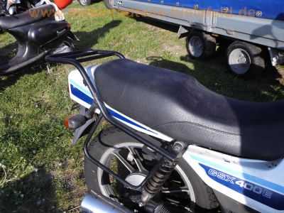 Suzuki_GSX400E_GK53C_weiss-blau_JAMA-Auspuff_Koffertraeger_Gepaecktraeger_-_wie_GSX250E_GS25x_GS40x_GK51C_GJ53B_10.jpg