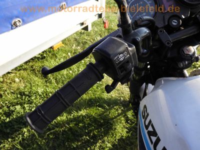 Suzuki_GSX400E_GK53C_weiss-blau_JAMA-Auspuff_Koffertraeger_Gepaecktraeger_-_wie_GSX250E_GS25x_GS40x_GK51C_GJ53B_27.jpg