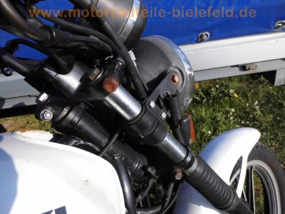 Suzuki_GSX400E_GK53C_weiss-blau_JAMA-Auspuff_Koffertraeger_Gepaecktraeger_-_wie_GSX250E_GS25x_GS40x_GK51C_GJ53B_33.jpg
