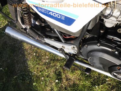 Suzuki_GSX400E_GK53C_weiss-blau_JAMA-Auspuff_Koffertraeger_Gepaecktraeger_-_wie_GSX250E_GS25x_GS40x_GK51C_GJ53B_36.jpg