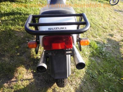 Suzuki_GSX400E_GK53C_weiss-blau_JAMA-Auspuff_Koffertraeger_Gepaecktraeger_-_wie_GSX250E_GS25x_GS40x_GK51C_GJ53B_40.jpg