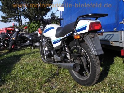 Suzuki_GSX400E_GK53C_weiss-blau_JAMA-Auspuff_Koffertraeger_Gepaecktraeger_-_wie_GSX250E_GS25x_GS40x_GK51C_GJ53B_45.jpg