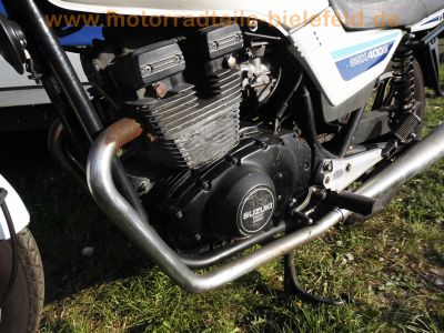 Suzuki_GSX400E_GK53C_weiss-blau_JAMA-Auspuff_Koffertraeger_Gepaecktraeger_-_wie_GSX250E_GS25x_GS40x_GK51C_GJ53B_48.jpg