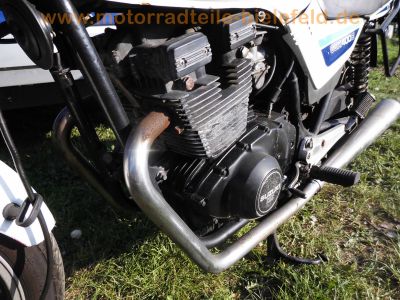 Suzuki_GSX400E_GK53C_weiss-blau_JAMA-Auspuff_Koffertraeger_Gepaecktraeger_-_wie_GSX250E_GS25x_GS40x_GK51C_GJ53B_66.jpg