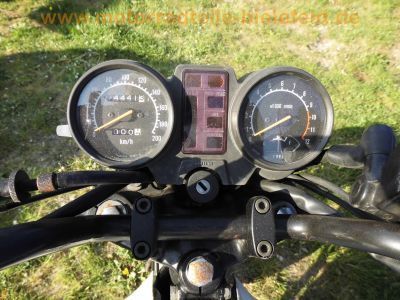 Suzuki_GSX400E_GK53C_weiss-blau_JAMA-Auspuff_Koffertraeger_Gepaecktraeger_-_wie_GSX250E_GS25x_GS40x_GK51C_GJ53B_68.jpg