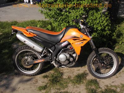 Yamaha_XT125X_CRASH_XT125SM_Super-Moto_SuMo_Malaguti_ZJM74_Motor_M3D6A_-_wie_Enduro_Yamaha_XT125R_YBR125_Derbi_Senda_125_Rieju_SMX125_45.jpg