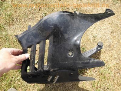 Suzuki_GSXR1100_GSX-R1100_GU75C_Ersatzteile_spare-parts_Verkleidung_fairing_cover_31.jpg