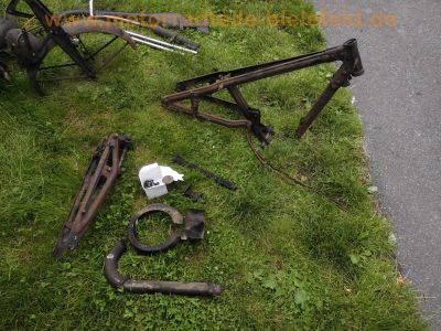 DKW_Luxus_ZE_200_Blutblase_Ersatzteile_spare-parts_Rahmen_Gabel_Auspuff_frame_fork_exhaust_4.jpg