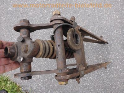 DKW_Luxus_ZE_200_Blutblase_Ersatzteile_spare-parts_Rahmen_Gabel_Auspuff_frame_fork_exhaust_9.jpg