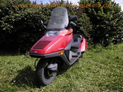 Honda_Helix_CN250_MF02_rot_Sofa-Roller_Tourenroller_Langstrecke_55tmls_-_wie_CH250_Elite_FES250_FES_125_150_Foresight_Pantheon_2.jpg