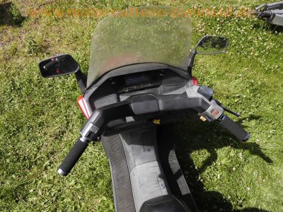 Honda_Helix_CN250_MF02_rot_Sofa-Roller_Tourenroller_Langstrecke_55tmls_-_wie_CH250_Elite_FES250_FES_125_150_Foresight_Pantheon_28.jpg