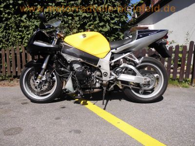 Suzuki_GSXR_750_K0_WVBD_1Hd_2x_Motor_2x_Renn-Verkeidung_2x_Radsatz_Tuning_SR-Racing_Titan-Auspuff_0083SR_Renn-Bereifung_Regen-Reifen_-_wie_GSX-R_GSXR_600_1000_K1_K2_K3_K4_K5_155.jpg