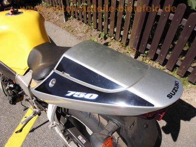 Suzuki_GSXR_750_K0_WVBD_1Hd_2x_Motor_2x_Renn-Verkeidung_2x_Radsatz_Tuning_SR-Racing_Titan-Auspuff_0083SR_Renn-Bereifung_Regen-Reifen_-_wie_GSX-R_GSXR_600_1000_K1_K2_K3_K4_K5_180.jpg