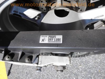 Suzuki_GSXR_750_K0_WVBD_1Hd_2x_Motor_2x_Renn-Verkeidung_2x_Radsatz_Tuning_SR-Racing_Titan-Auspuff_0083SR_Renn-Bereifung_Regen-Reifen_-_wie_GSX-R_GSXR_600_1000_K1_K2_K3_K4_K5_192.jpg