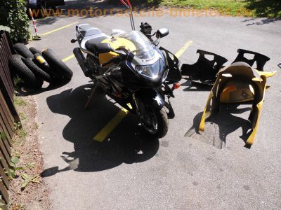 Suzuki_GSXR_750_K0_WVBD_1Hd_2x_Motor_2x_Renn-Verkeidung_2x_Radsatz_Tuning_SR-Racing_Titan-Auspuff_0083SR_Renn-Bereifung_Regen-Reifen_-_wie_GSX-R_GSXR_600_1000_K1_K2_K3_K4_K5_5.jpg