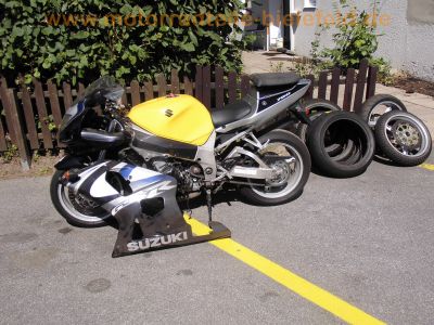Suzuki_GSXR_750_K0_WVBD_1Hd_2x_Motor_2x_Renn-Verkeidung_2x_Radsatz_Tuning_SR-Racing_Titan-Auspuff_0083SR_Renn-Bereifung_Regen-Reifen_-_wie_GSX-R_GSXR_600_1000_K1_K2_K3_K4_K5_92.jpg