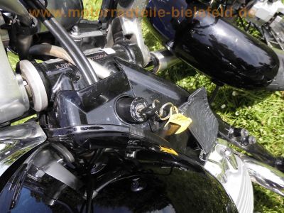 YAMAHA_XVS_650_DRAG_STAR_4VR_schwarz_Chrom-Optik_Windschild_-_wie_4XR_XV_250_535_750_1100_Virago_18.jpg