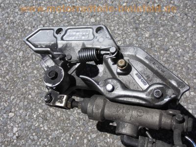 Kawasaki_ZZR1100D_ZXT10D_ZX1100D_Ersatzteile_spare-parts_Schwinge_Fussrasten_Bremse_17.jpg