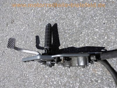 Kawasaki_ZZR1100D_ZXT10D_ZX1100D_Ersatzteile_spare-parts_Schwinge_Fussrasten_Bremse_20.jpg