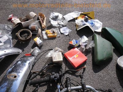 Kawasaki_KZ200A_Z200_Einzylinder_gruen_zerlegt_wie_KZ250C_Z250_LTD_-_Teile_Ersatzteile_spare-parts_spares_35.jpg